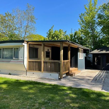 Chalet 'T Rijsterbos Op Camping Met Zwembad!别墅 外观 照片