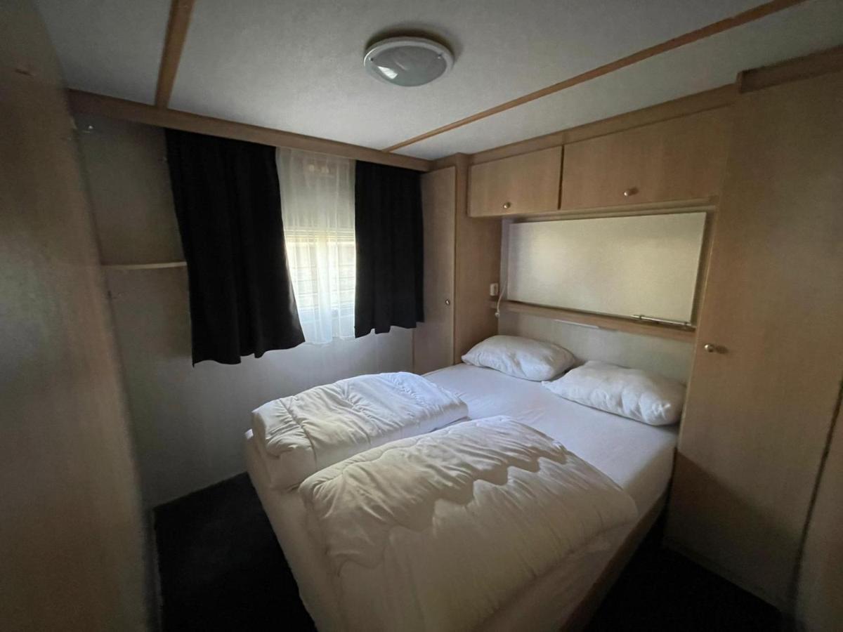 Chalet 'T Rijsterbos Op Camping Met Zwembad!别墅 外观 照片