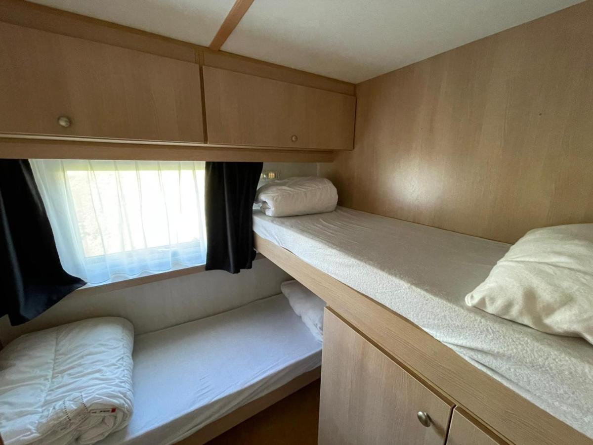 Chalet 'T Rijsterbos Op Camping Met Zwembad!别墅 外观 照片